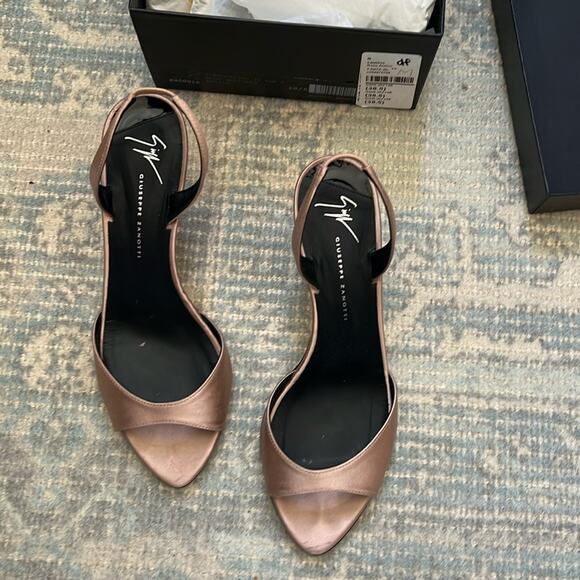 Giuseppe Zanotti Slingback Satin Heel Size 8 Antique Pink - Picture 2 of 7